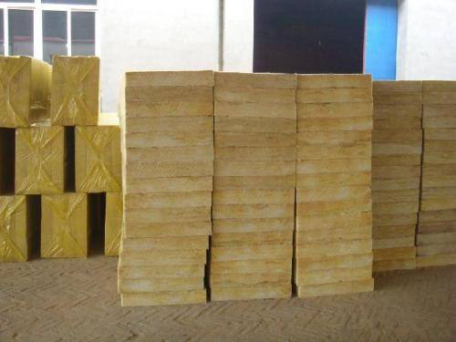 岩棉板生产厂家神奇的保温建筑材料——岩棉板！